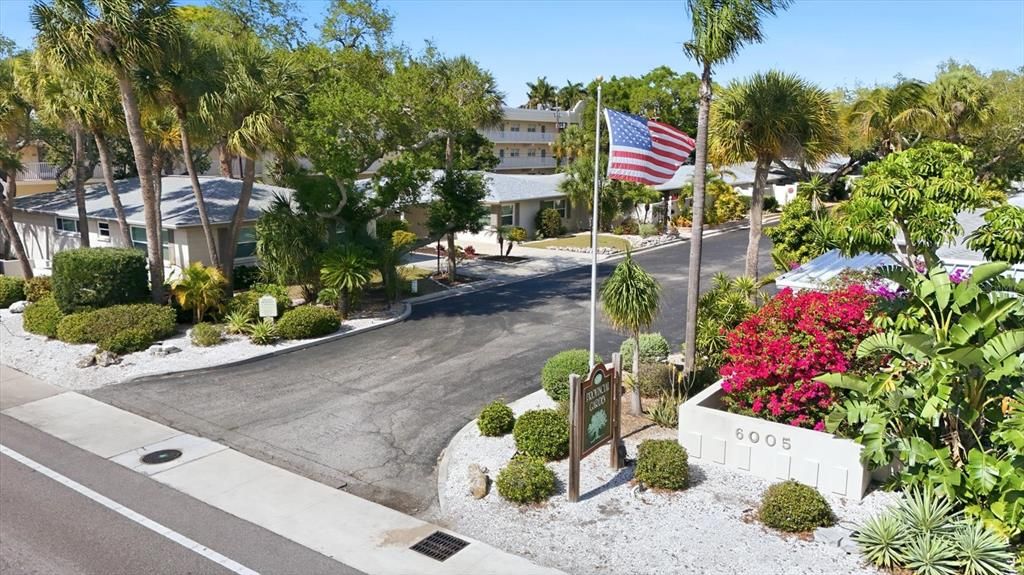 For Sale: $839,000 (2 beds, 2 baths, 1672 Square Feet)