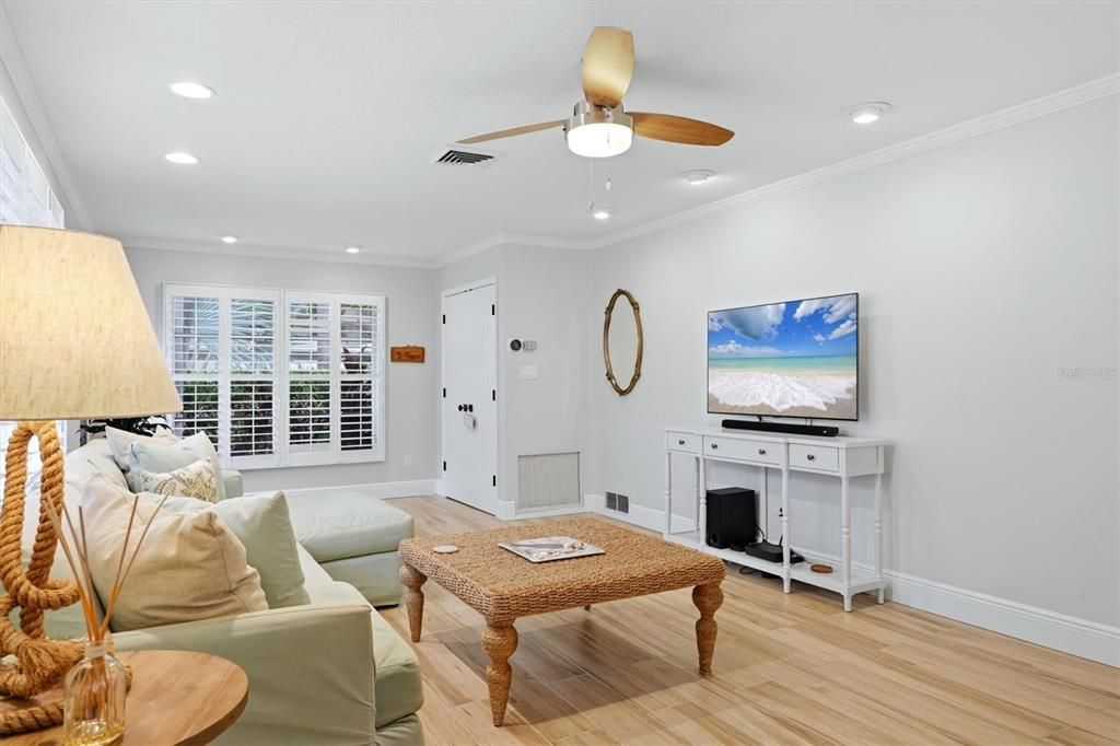 For Sale: $839,000 (2 beds, 2 baths, 1672 Square Feet)