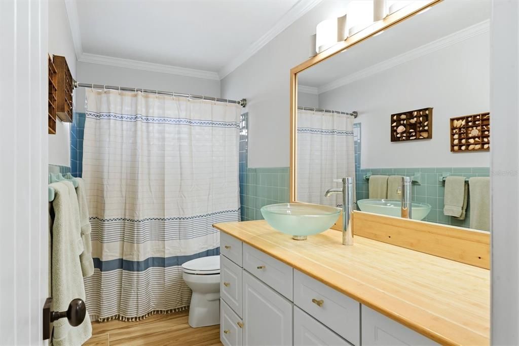 For Sale: $839,000 (2 beds, 2 baths, 1672 Square Feet)