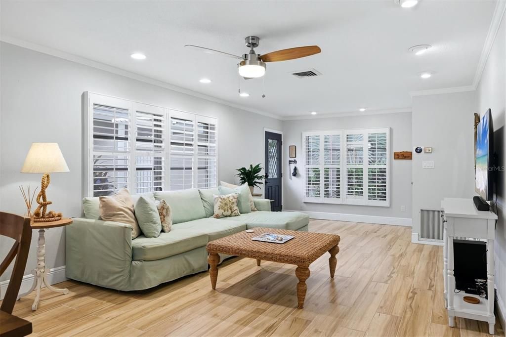 For Sale: $839,000 (2 beds, 2 baths, 1672 Square Feet)