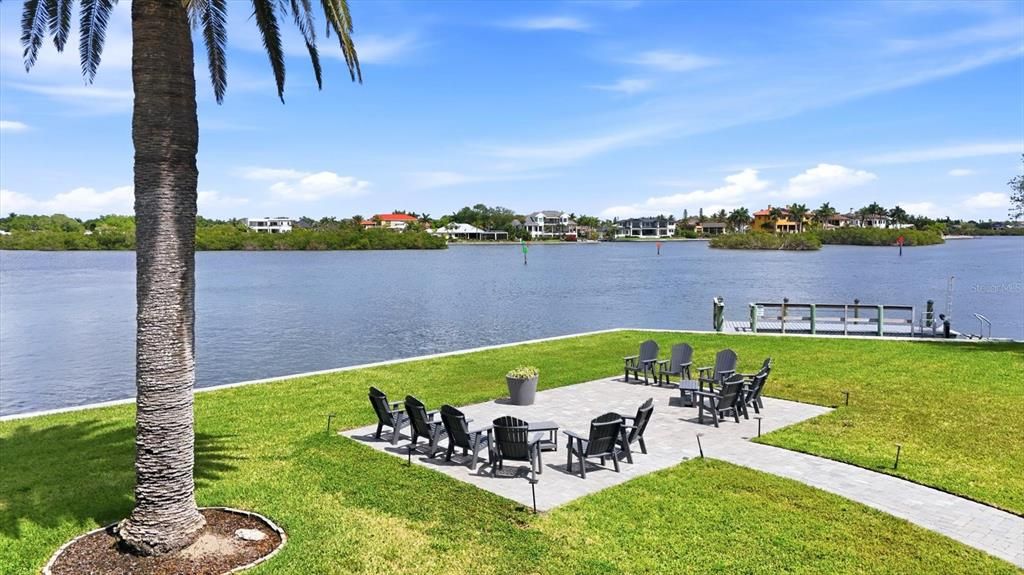 For Sale: $839,000 (2 beds, 2 baths, 1672 Square Feet)