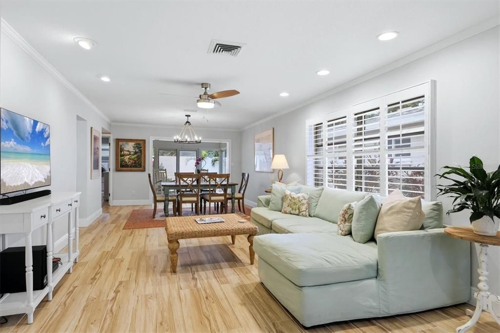 For Sale: $839,000 (2 beds, 2 baths, 1672 Square Feet)