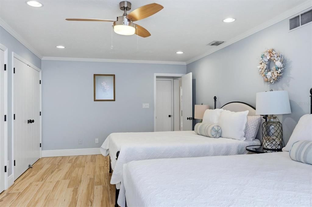For Sale: $839,000 (2 beds, 2 baths, 1672 Square Feet)