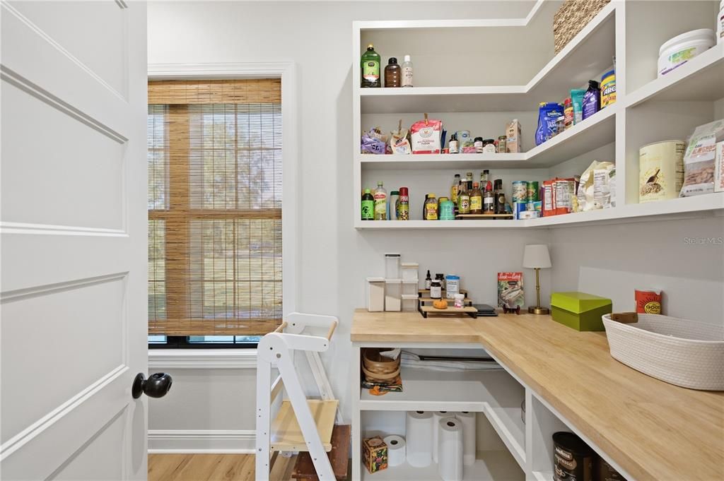 En Venta: $945,000 (4 camas, 3 baños, 2361 Pies cuadrados)