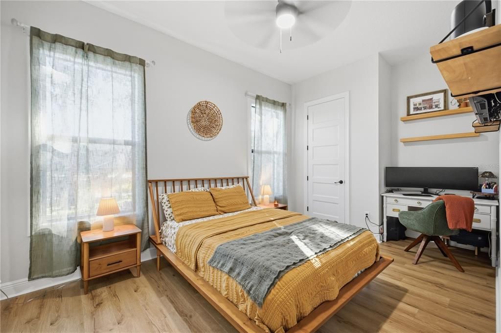 En Venta: $945,000 (4 camas, 3 baños, 2361 Pies cuadrados)