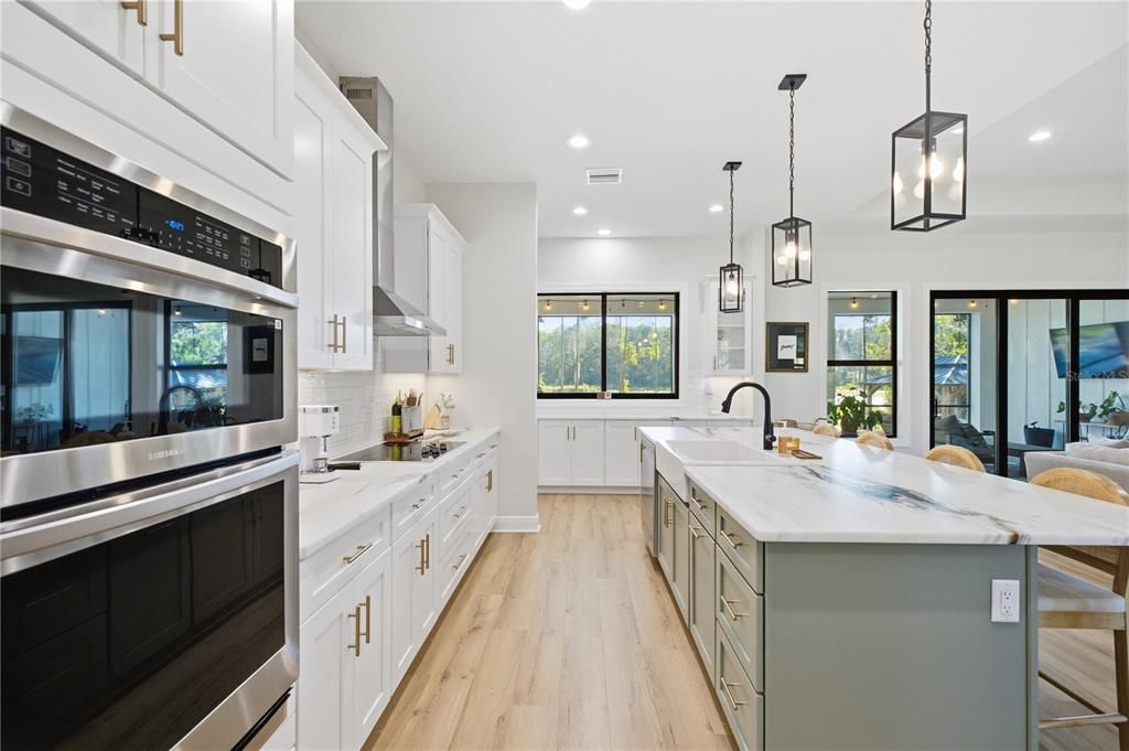 En Venta: $945,000 (4 camas, 3 baños, 2361 Pies cuadrados)