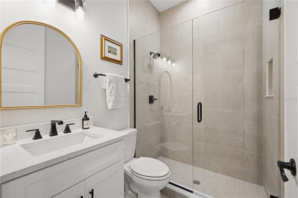 En Venta: $945,000 (4 camas, 3 baños, 2361 Pies cuadrados)