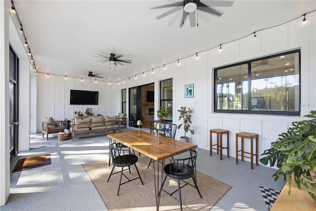 En Venta: $945,000 (4 camas, 3 baños, 2361 Pies cuadrados)