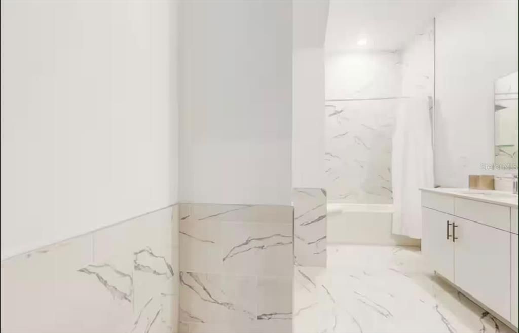 В аренду: $2,800 (5 спален, 4 ванн, 1671 Квадратных фут)