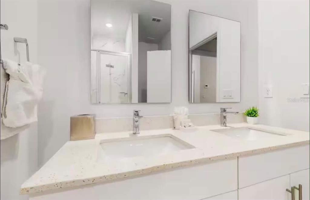 В аренду: $2,800 (5 спален, 4 ванн, 1671 Квадратных фут)
