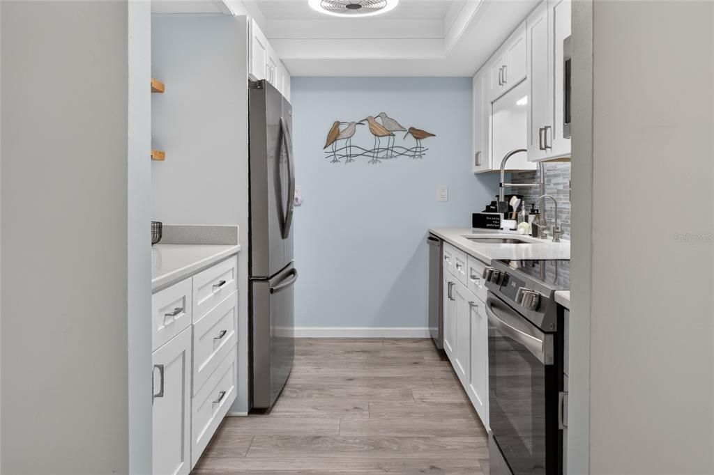 For Sale: $173,900 (2 beds, 2 baths, 940 Square Feet)