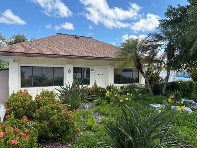 For Sale: $173,900 (2 beds, 2 baths, 940 Square Feet)