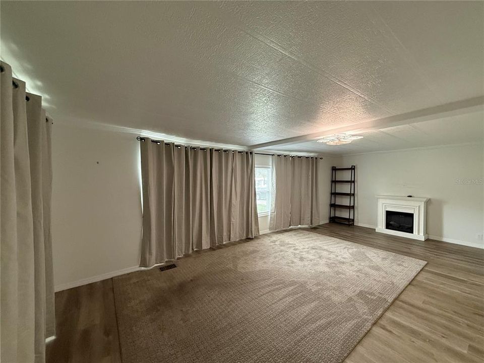 For Sale: $218,000 (2 beds, 2 baths, 1440 Square Feet)