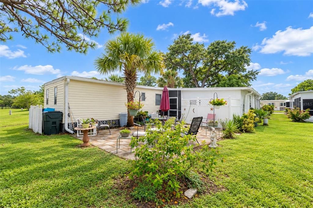 For Sale: $145,000 (2 beds, 1 baths, 731 Square Feet)