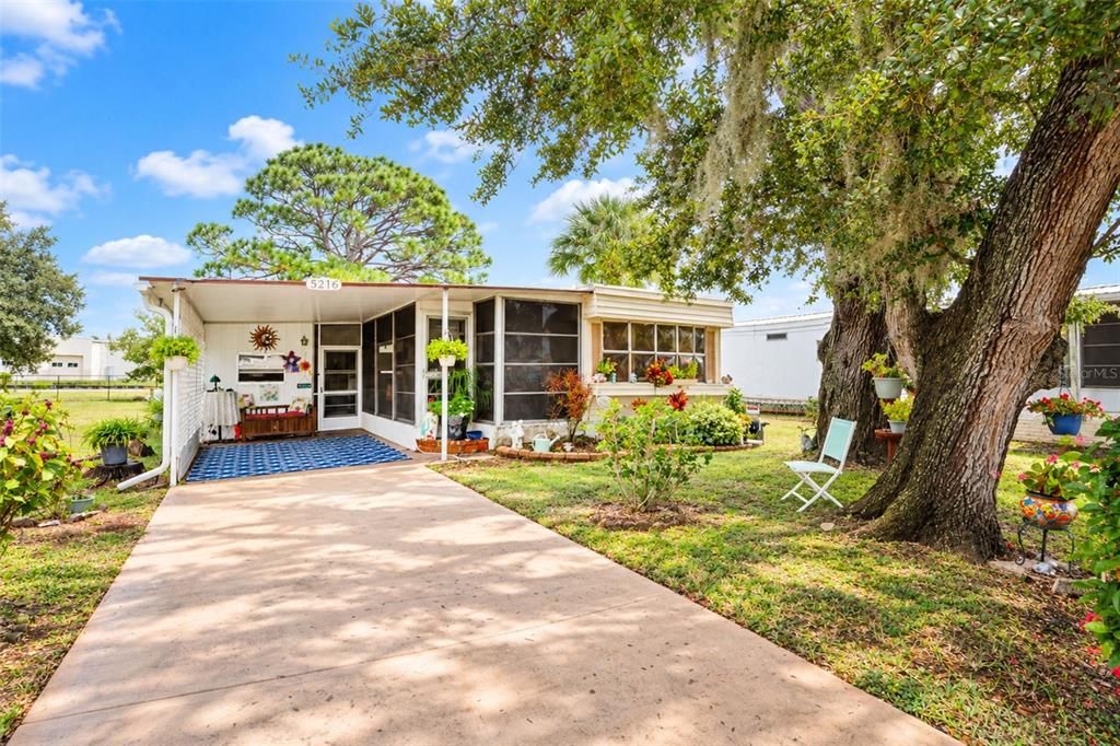For Sale: $145,000 (2 beds, 1 baths, 731 Square Feet)