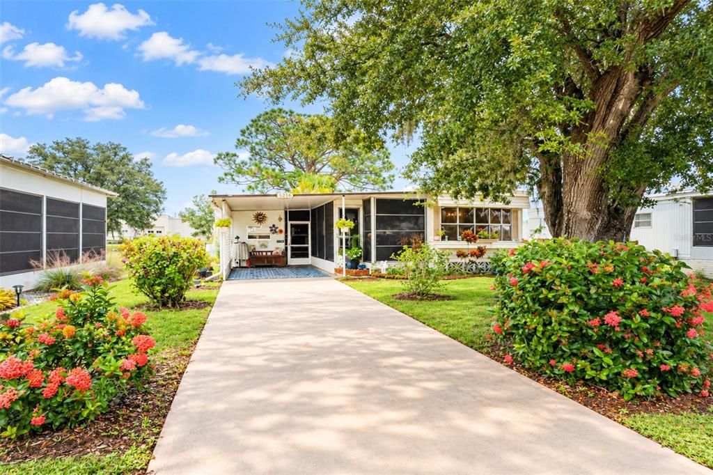 For Sale: $145,000 (2 beds, 1 baths, 731 Square Feet)