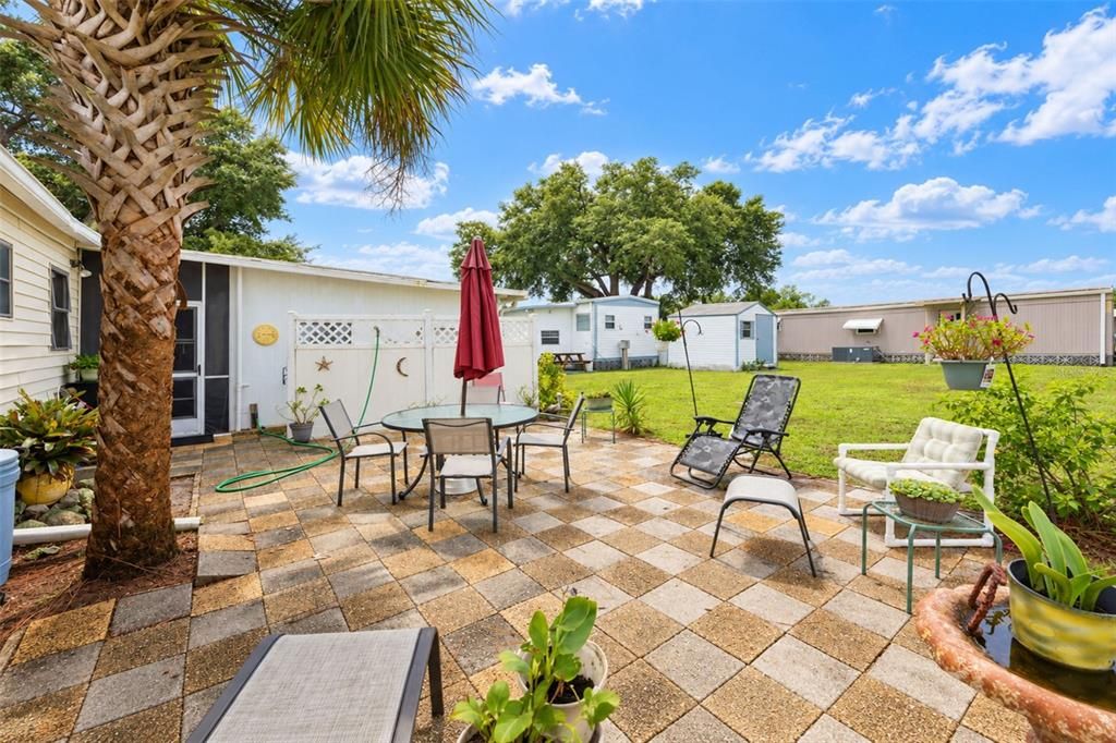 For Sale: $145,000 (2 beds, 1 baths, 731 Square Feet)
