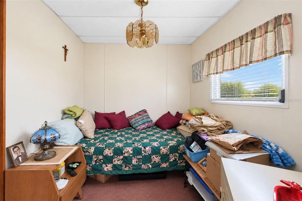 For Sale: $145,000 (2 beds, 1 baths, 731 Square Feet)