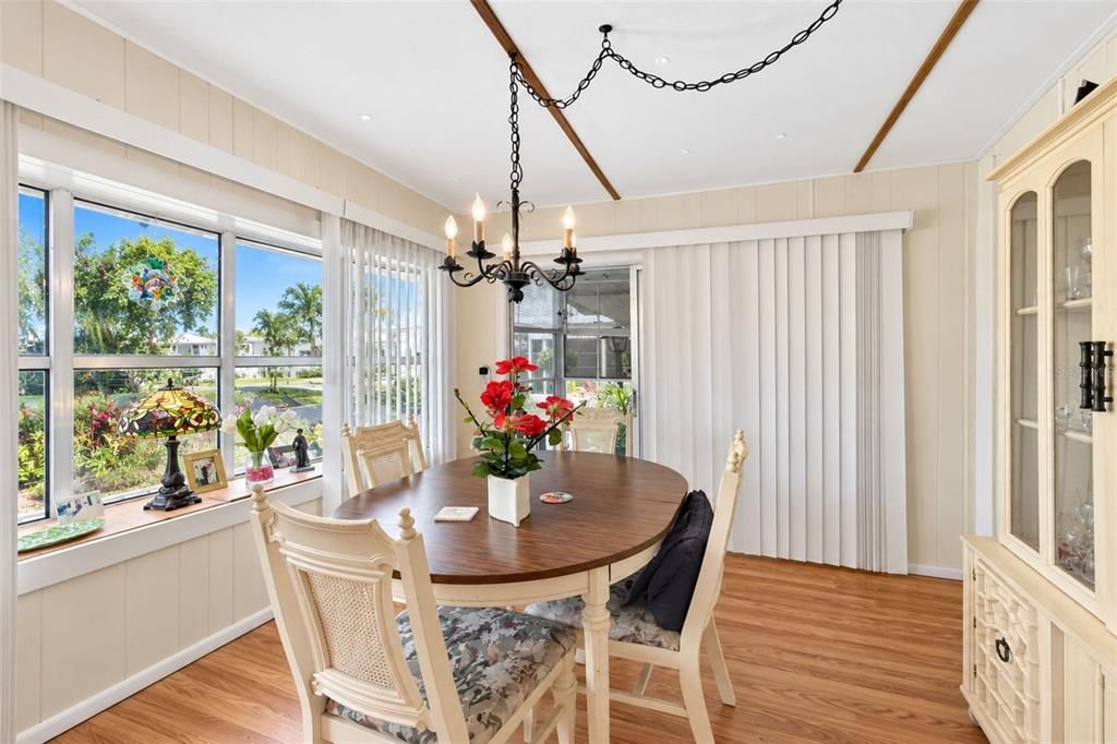 For Sale: $145,000 (2 beds, 1 baths, 731 Square Feet)