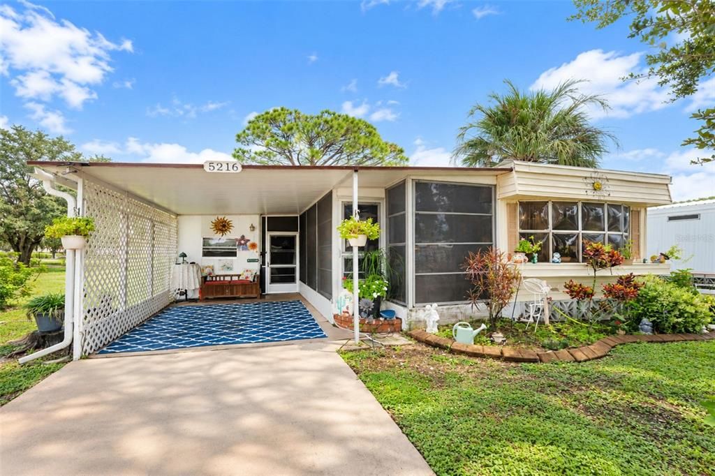 For Sale: $145,000 (2 beds, 1 baths, 731 Square Feet)