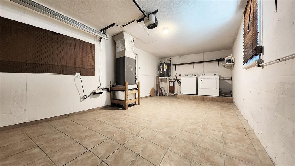 For Rent: $2,270 (3 beds, 2 baths, 1348 Square Feet)