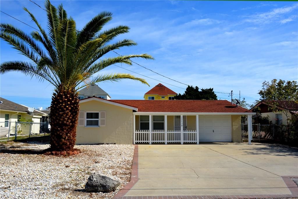 For Rent: $2,270 (3 beds, 2 baths, 1348 Square Feet)