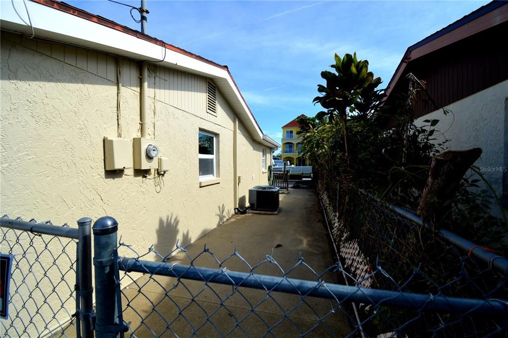 For Rent: $2,270 (3 beds, 2 baths, 1348 Square Feet)