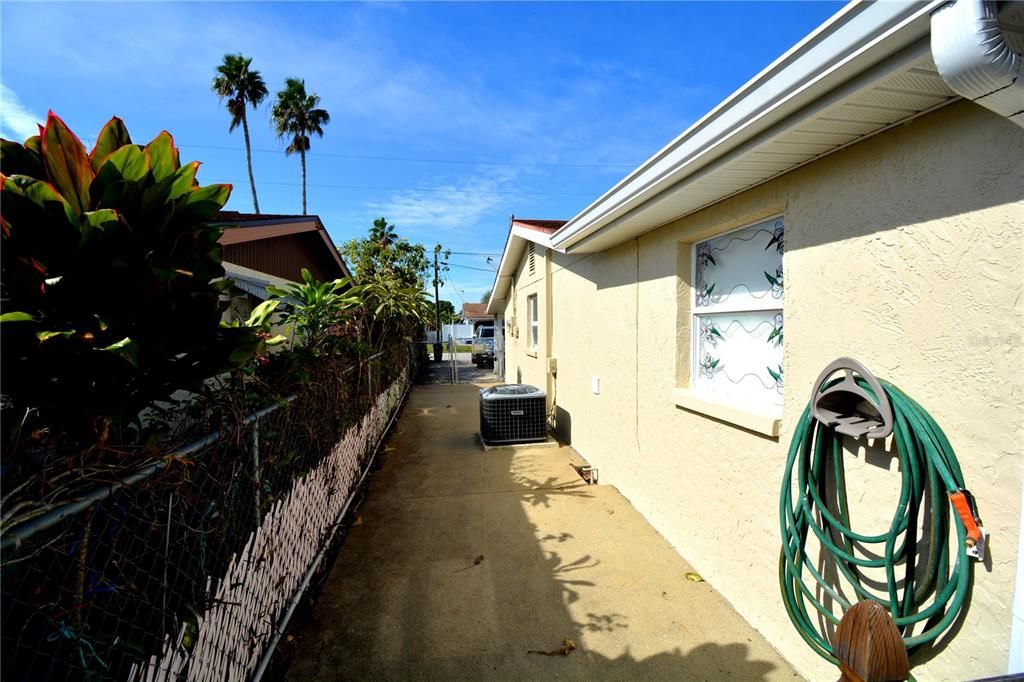 For Rent: $2,270 (3 beds, 2 baths, 1348 Square Feet)