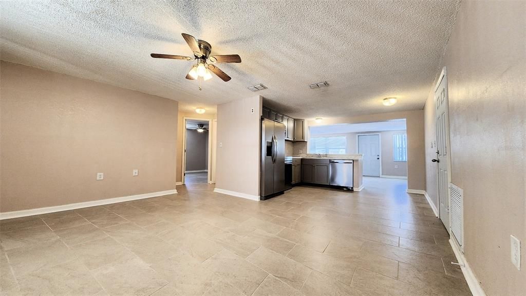 For Rent: $2,270 (3 beds, 2 baths, 1348 Square Feet)