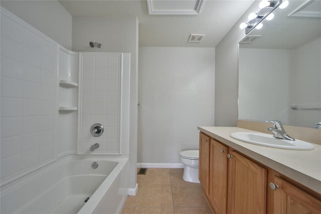 En Venta: $159,915 (2 camas, 2 baños, 1134 Pies cuadrados)