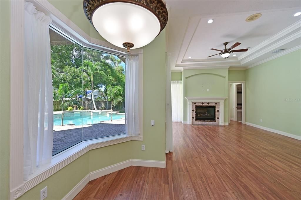 Active With Contract: $975,000 (5 beds, 4 baths, 4782 Square Feet)