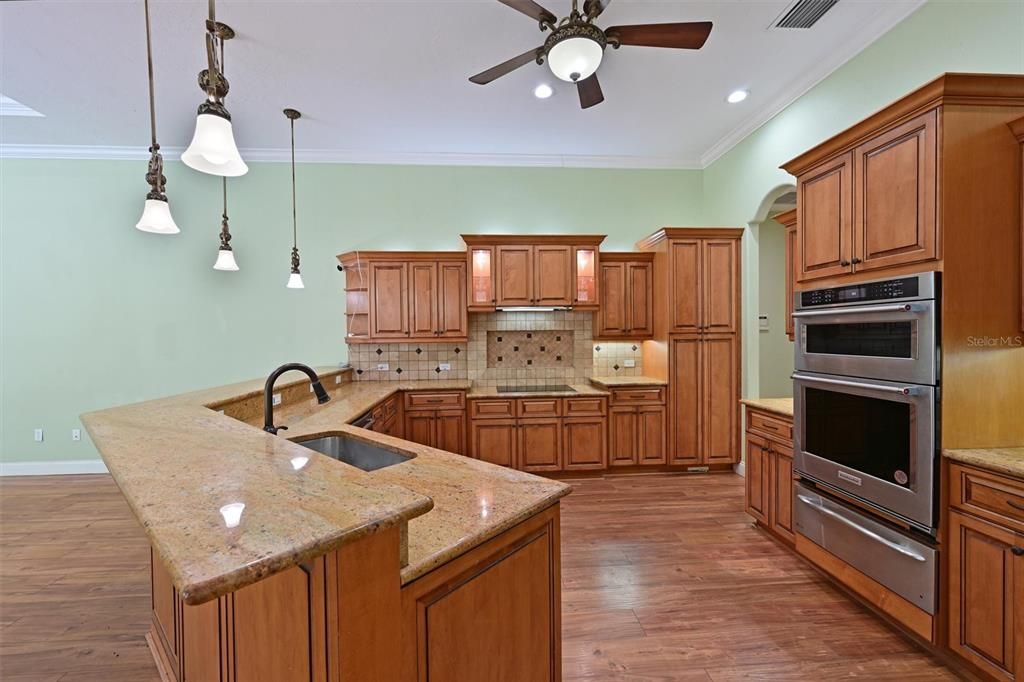 Active With Contract: $975,000 (5 beds, 4 baths, 4782 Square Feet)