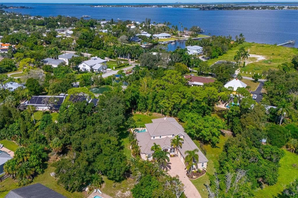 Active With Contract: $975,000 (5 beds, 4 baths, 4782 Square Feet)