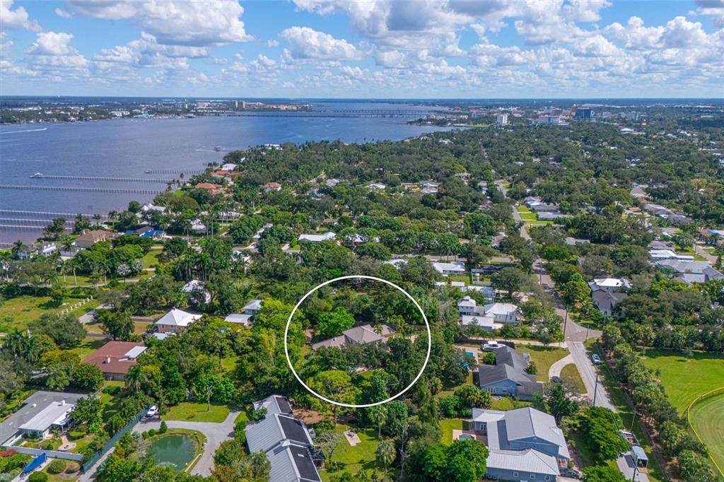 Active With Contract: $975,000 (5 beds, 4 baths, 4782 Square Feet)
