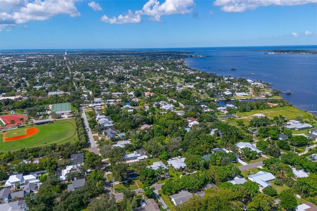 Active With Contract: $975,000 (5 beds, 4 baths, 4782 Square Feet)