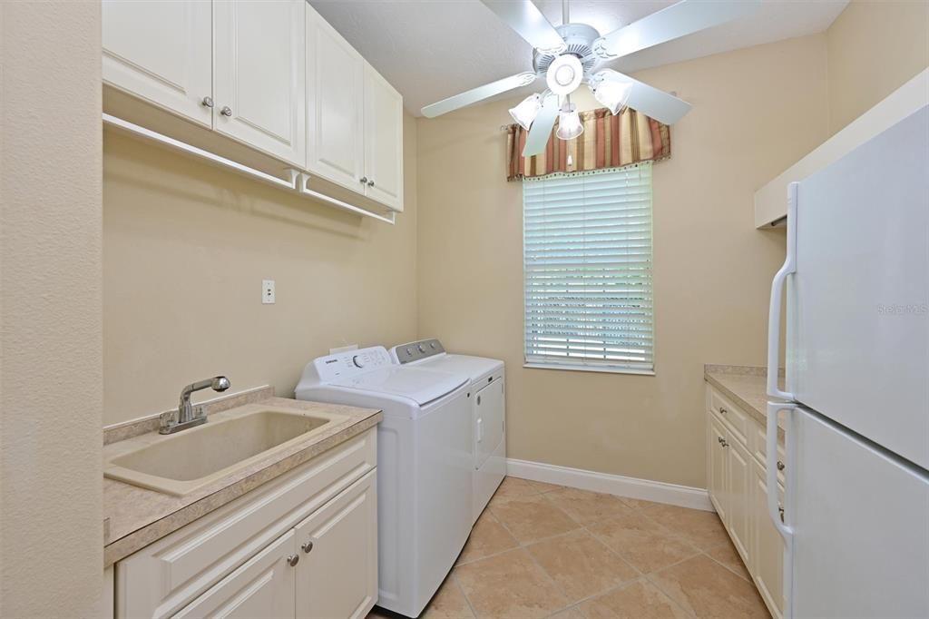 Active With Contract: $975,000 (5 beds, 4 baths, 4782 Square Feet)