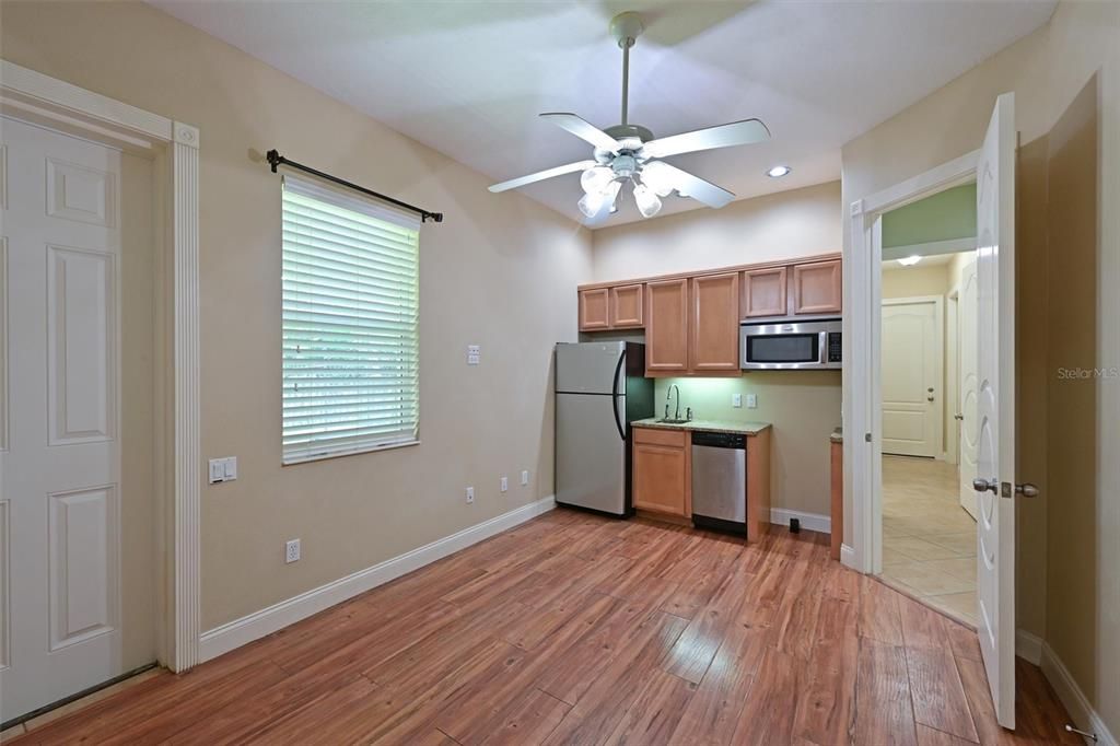 Active With Contract: $975,000 (5 beds, 4 baths, 4782 Square Feet)