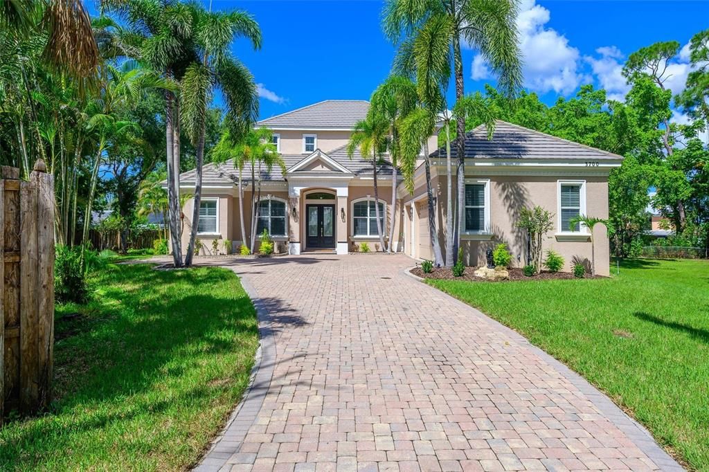 Active With Contract: $975,000 (5 beds, 4 baths, 4782 Square Feet)
