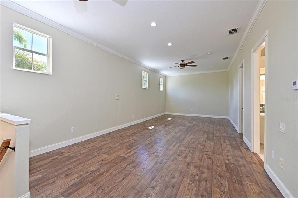 Active With Contract: $975,000 (5 beds, 4 baths, 4782 Square Feet)