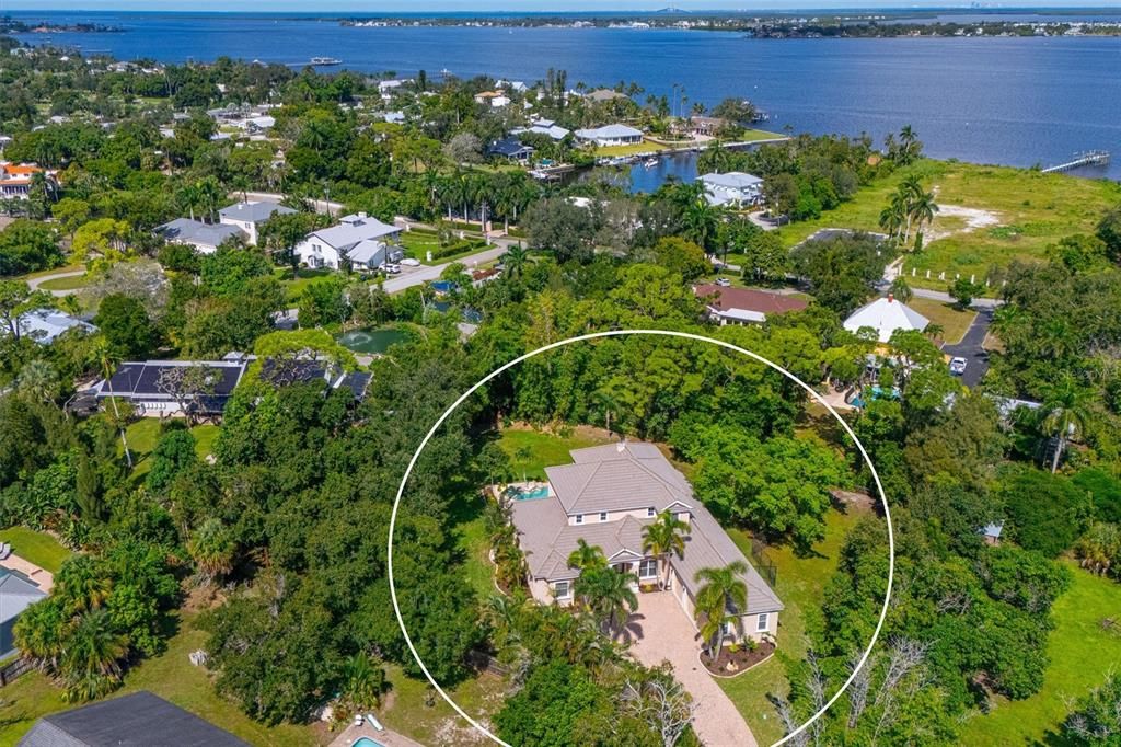 Active With Contract: $975,000 (5 beds, 4 baths, 4782 Square Feet)