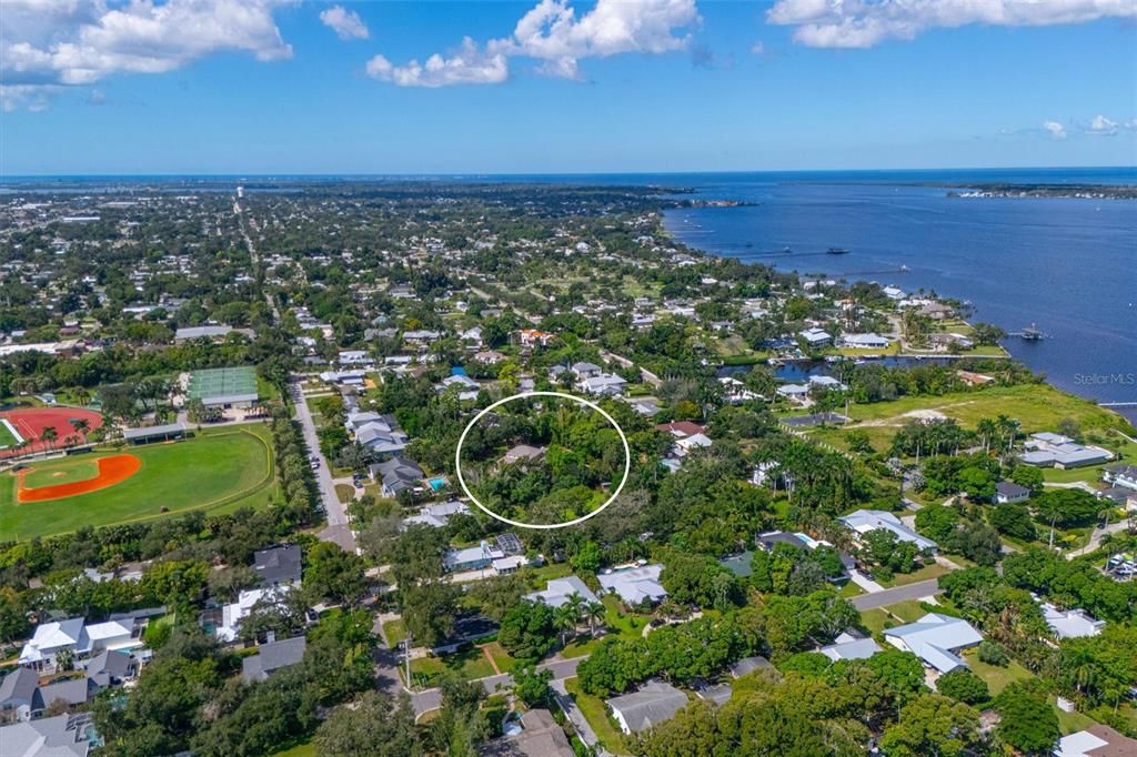 Active With Contract: $975,000 (5 beds, 4 baths, 4782 Square Feet)