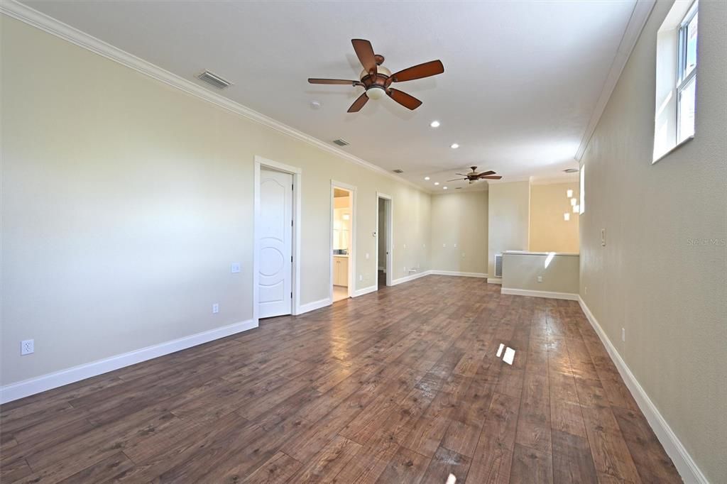 Active With Contract: $975,000 (5 beds, 4 baths, 4782 Square Feet)