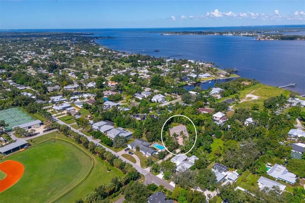 Active With Contract: $975,000 (5 beds, 4 baths, 4782 Square Feet)
