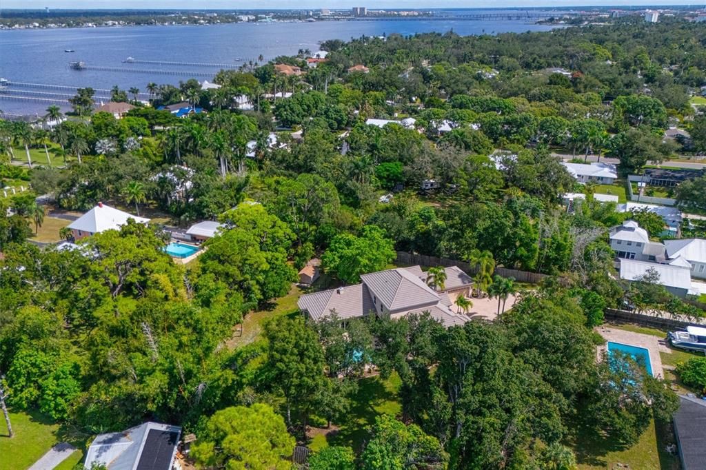 Active With Contract: $975,000 (5 beds, 4 baths, 4782 Square Feet)