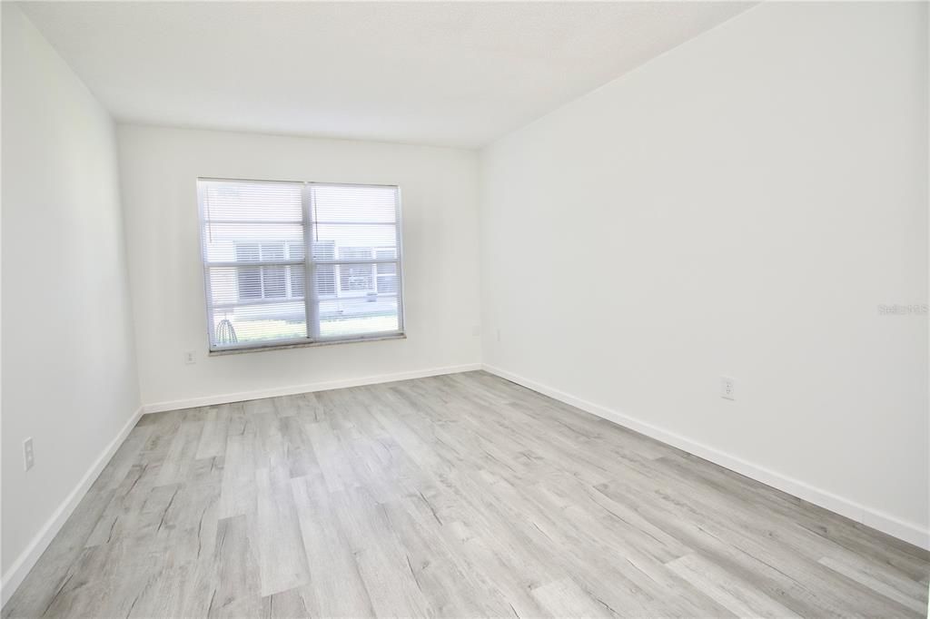 На продажу: $159,000 (2 спален, 1 ванн, 888 Квадратных фут)