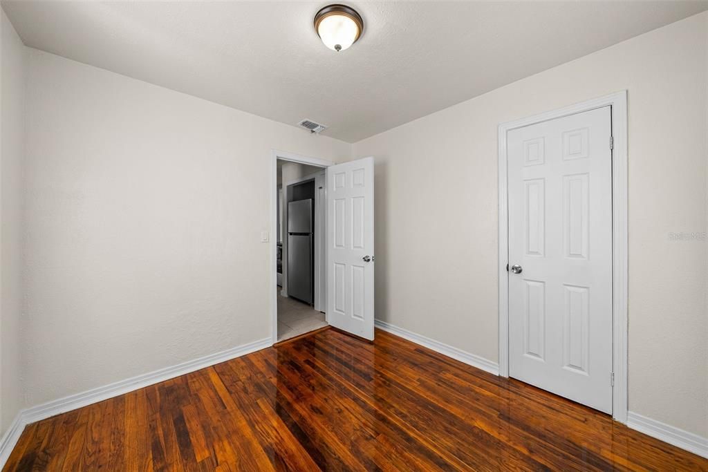 В аренду: $1,995 (3 спален, 1 ванн, 896 Квадратных фут)