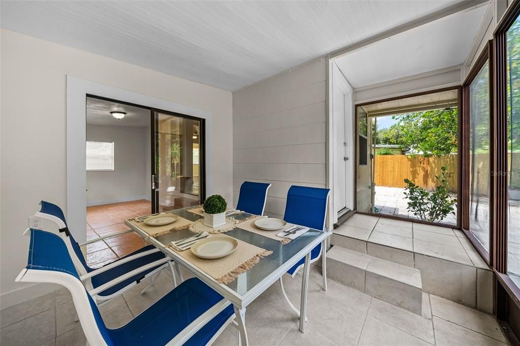 В аренду: $1,995 (3 спален, 1 ванн, 896 Квадратных фут)