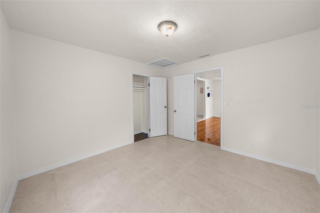 В аренду: $1,995 (3 спален, 1 ванн, 896 Квадратных фут)