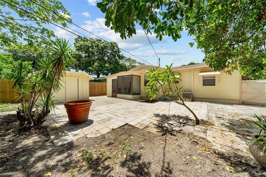 В аренду: $1,995 (3 спален, 1 ванн, 896 Квадратных фут)