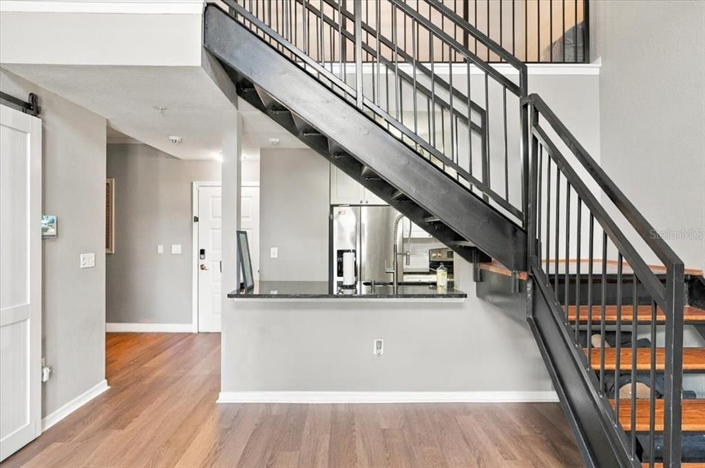 For Sale: $305,000 (2 beds, 2 baths, 1215 Square Feet)